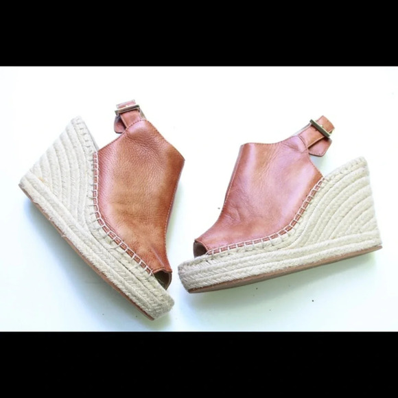 Kenneth Cole Olivia wedges - Picture 11 of 14